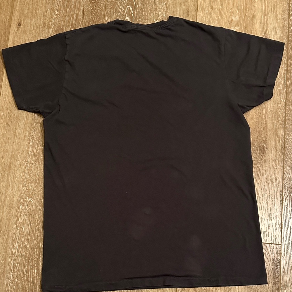 Gray Graphic T-Shirt with Banksy Street Art Design 100% organic cotton - Picture 6 of 6